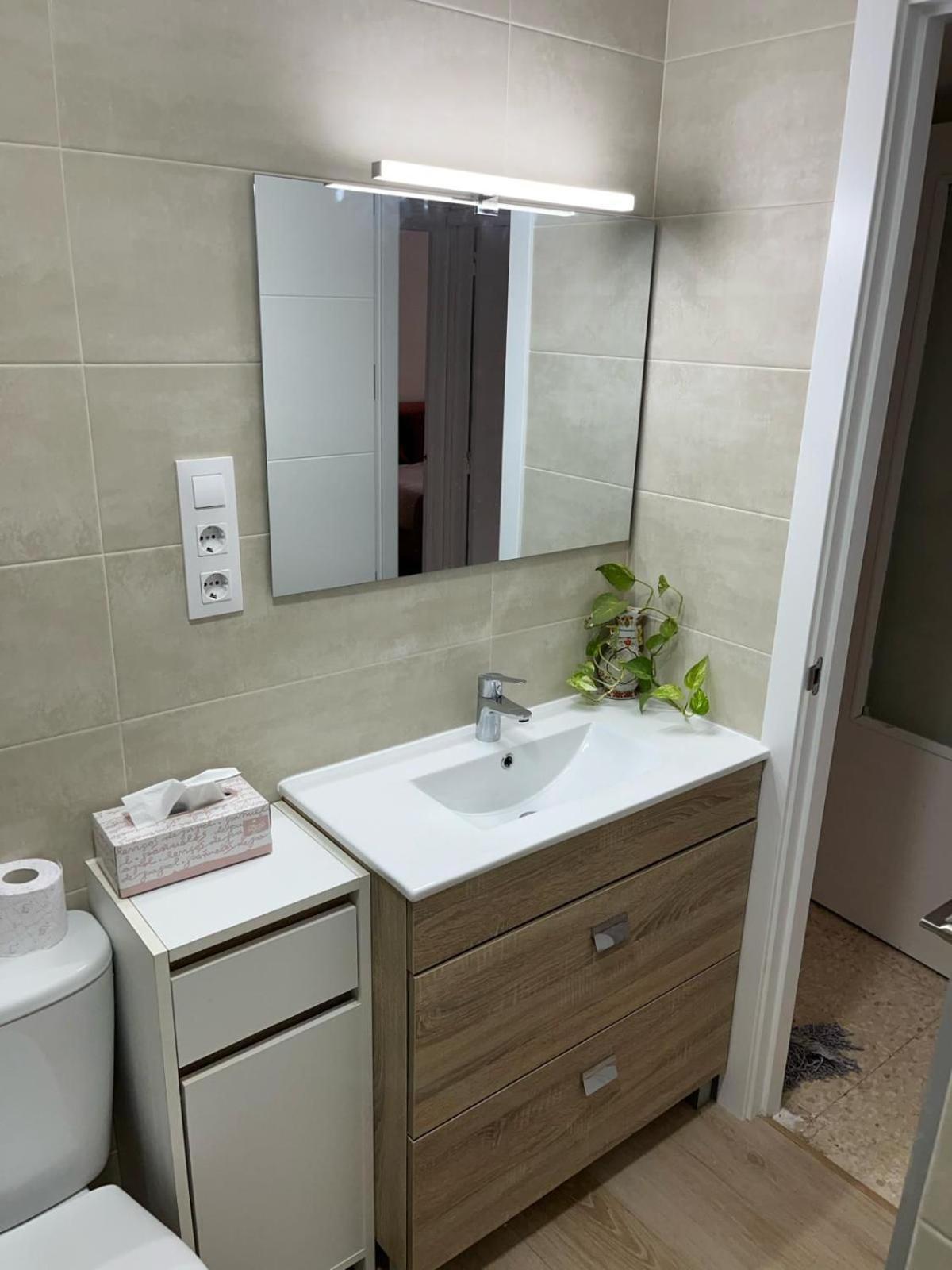 Cozy Apartment Next To Center Siviglia Esterno foto