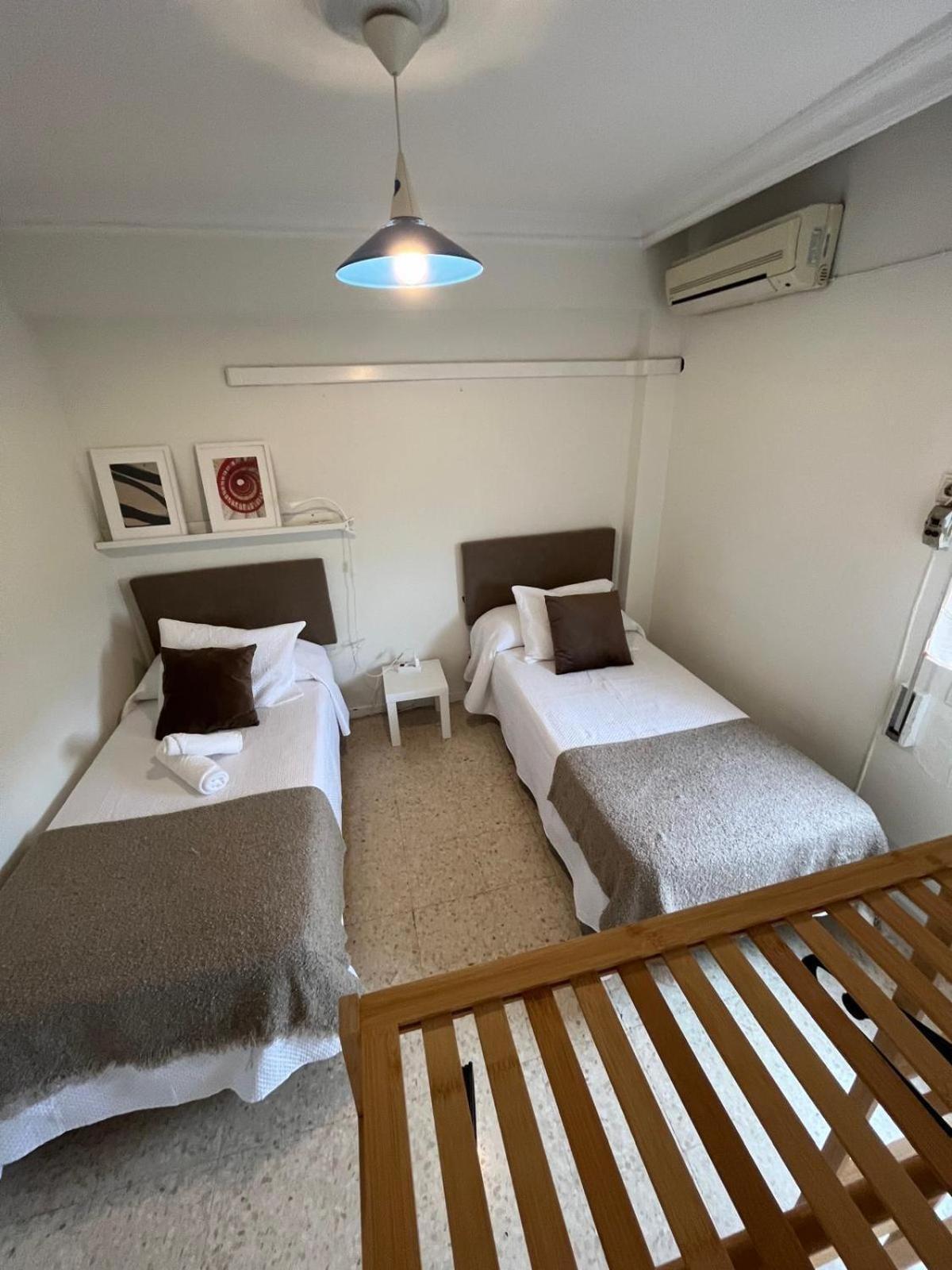 Cozy Apartment Next To Center Siviglia Esterno foto