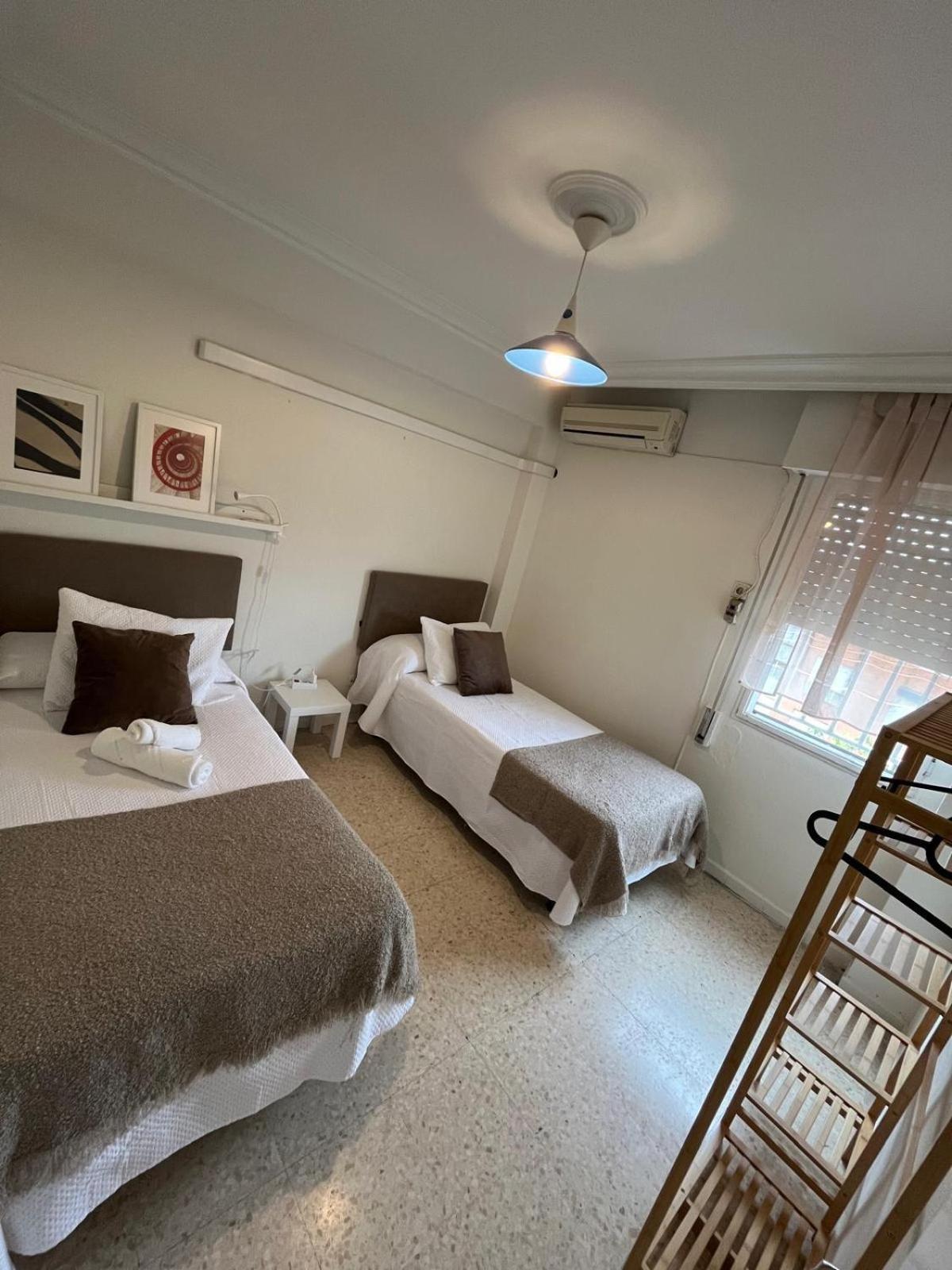 Cozy Apartment Next To Center Siviglia Esterno foto